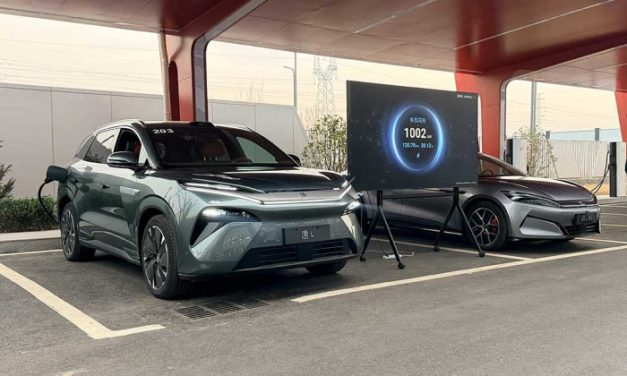 BYD Super e-Platform Tawarkan Teknologi Charging Lebih Cepat