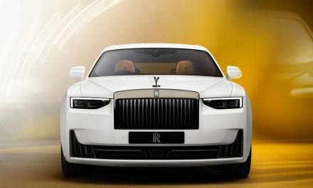 Rolls-Royce Batal Full Listrik, Mesin V12 Tetap Di Pertahankan