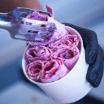 Es Krim Gulung Modern: Kembali Jadi Magnet Pengunjung Mall