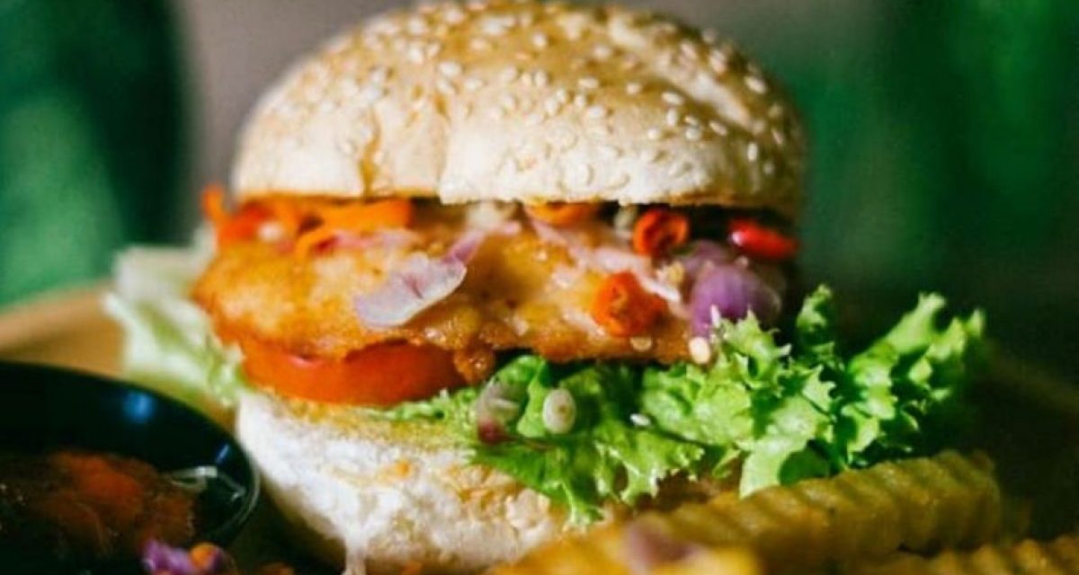 Burger Sambal Matah: Kolaborasi Street Food x Content Creator
