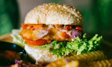 Burger Sambal Matah: Kolaborasi Street Food x Content Creator
