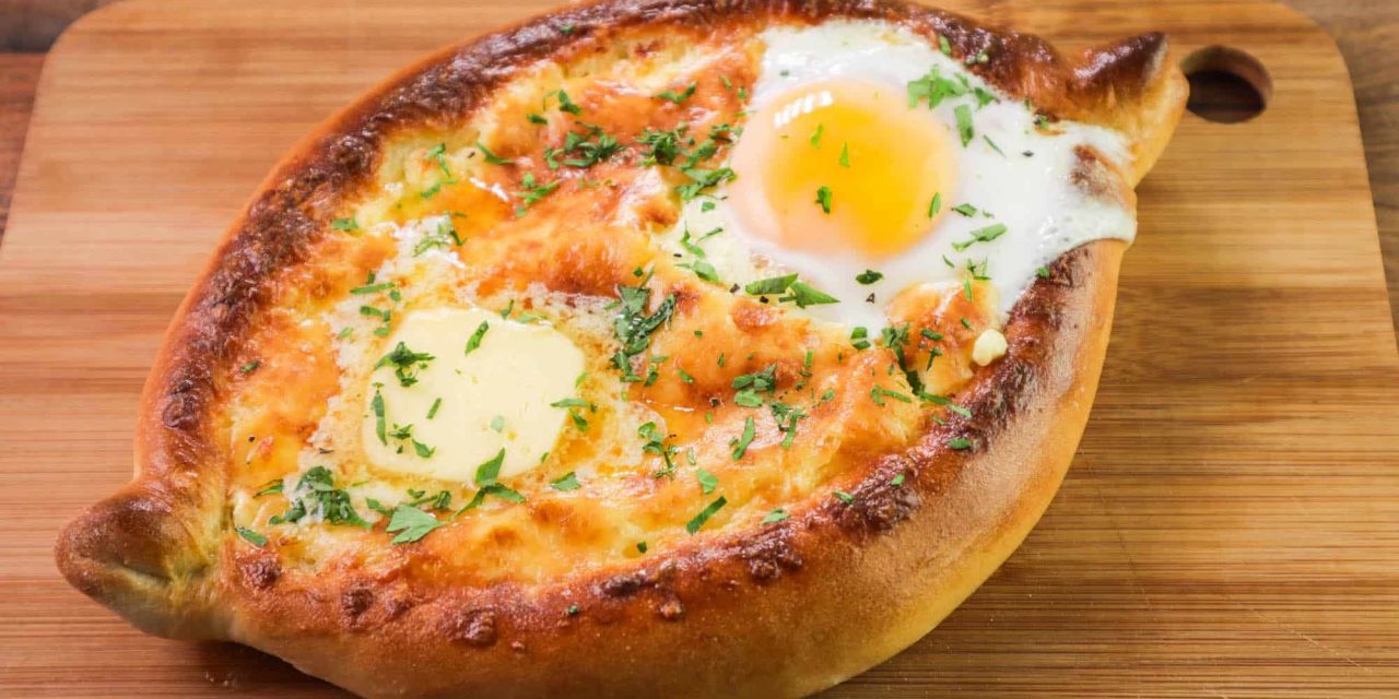 Rahasia Kelezatan Khachapuri, Roti Perahu Isi Keju Khas Georgia