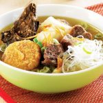 Sop Saudara Pangkep: Sensasi Sop Daging Perkedel Dan Soun