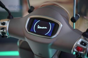 Vespa GTS Super Tech 300 Update Dashboard TFT Layar Sentuh