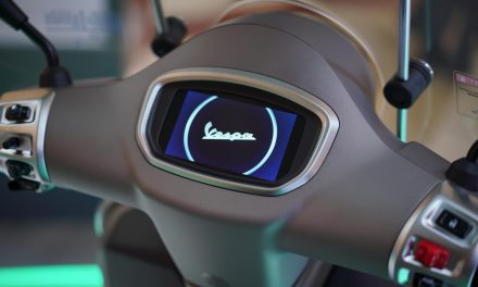 Vespa GTS Super Tech 300 Update Dashboard TFT Layar Sentuh