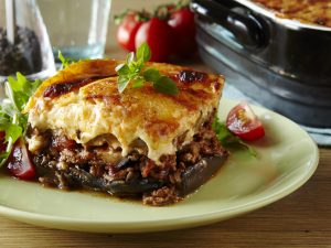 Rahasia Lezatnya Moussaka, Hidangan Panggang Klasik Yunani