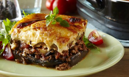 Rahasia Lezatnya Moussaka, Hidangan Panggang Klasik Yunani