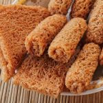 Menikmati Kue Karasi Khas Wakatobi Dicetak Pakai Batok Kelapa