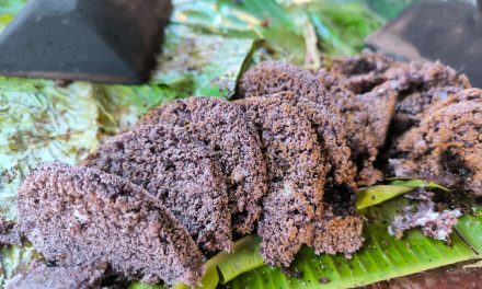 Mengenal Dange Pangkep: Camilan Ketan Hitam Bakar Tungku