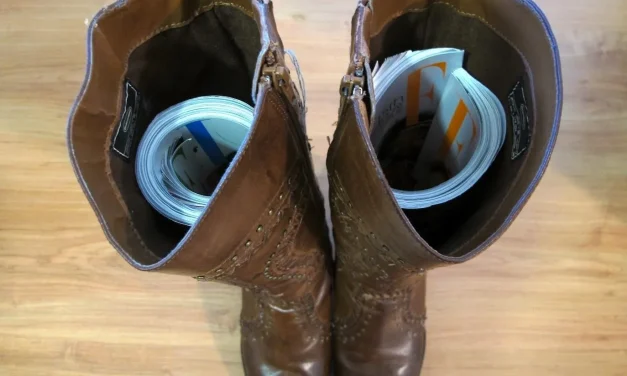 Hack Merapikan Sepatu Boots Tinggi Agar Tidak Terlipat