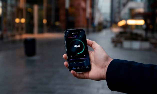 Komdigi Tetapkan Kecepatan Internet Rumah Minimum 50 Mbps