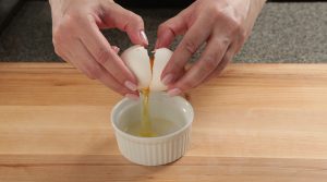 Solusi Memisahkan Kuning Dan Putih Telur Dengan Cepat