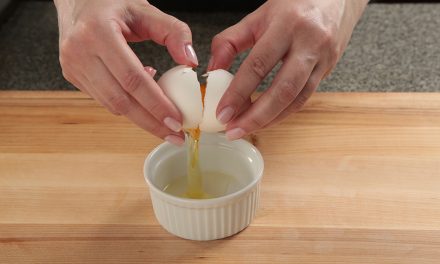 Solusi Memisahkan Kuning Dan Putih Telur Dengan Cepat